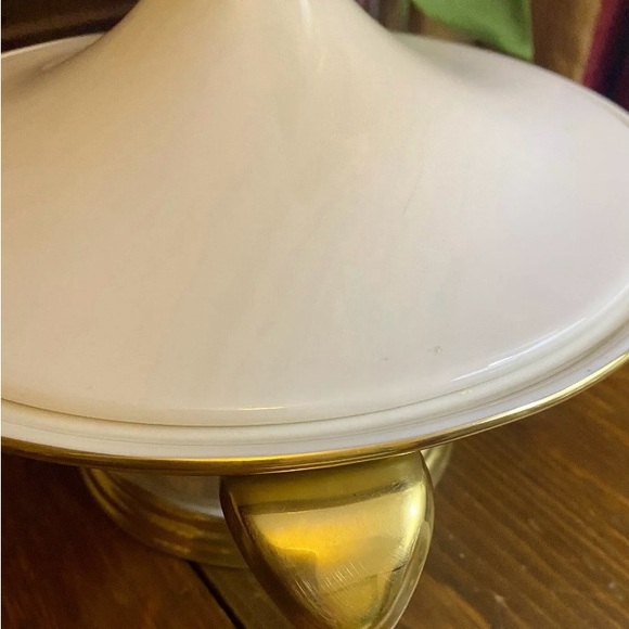 NWT Lenox Eternal 14” Round Covered Veg Bowl, Extremely RARE Discontinued $400 - Picture 4 of 8